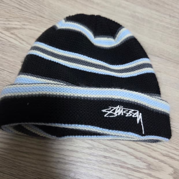 스투시 스트라이프 비니