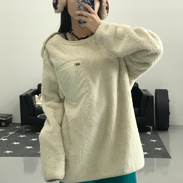 유니클로 엔지니어드가먼츠 플리스 풀오버 아이보리
