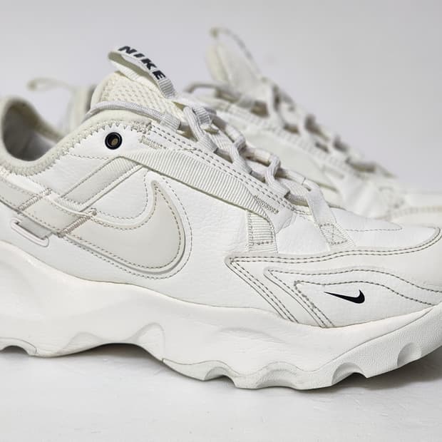 나이키 운동화 DD9682-100 화이트 250mm