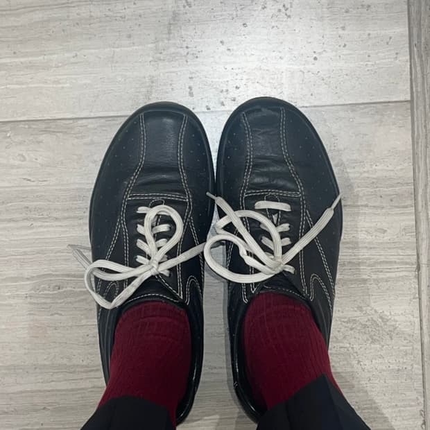 프라다 스포츠 가죽 스니커즈