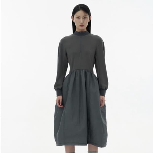 아모멘토 패디드 원피스