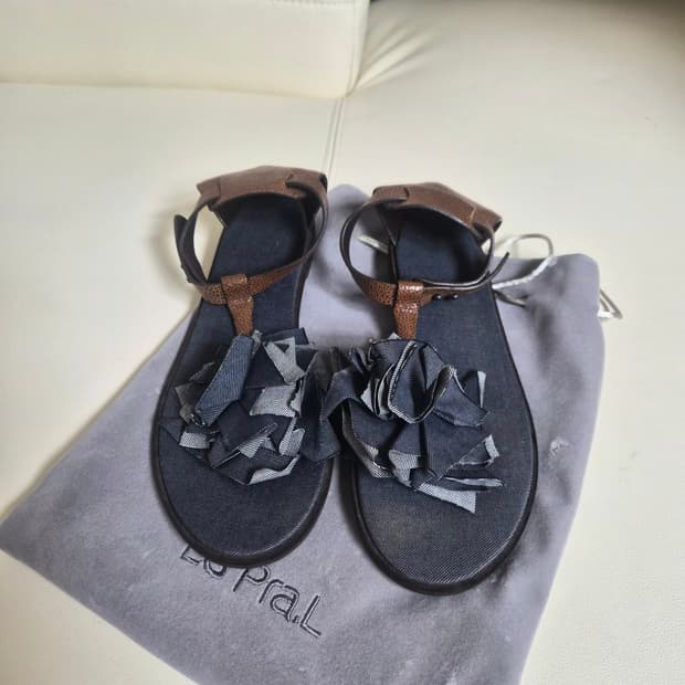 브루넬로 쿠치넬리 정품 샌들 235