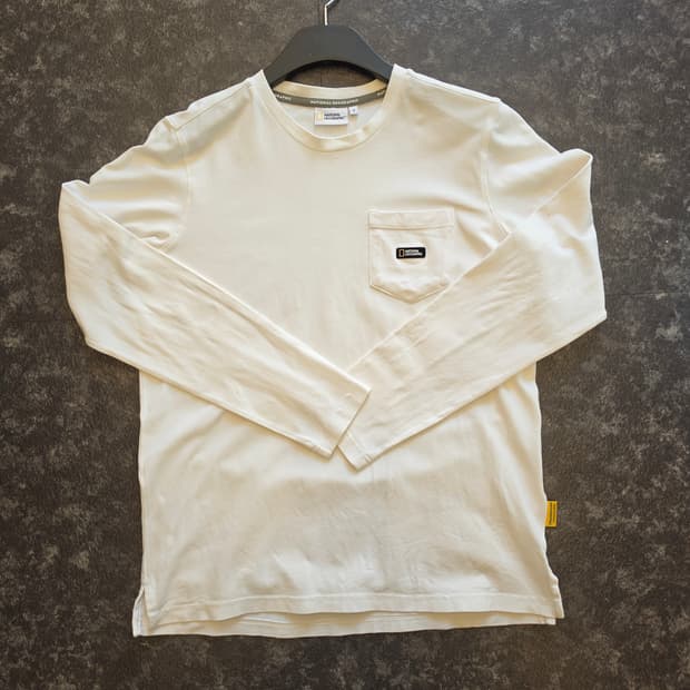 #내셔널지오그래픽 포켓 긴팔 티셔츠 - S 