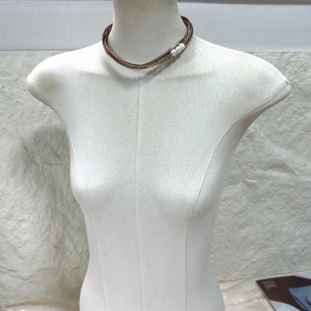 빈티지 쇠가죽 담수진주 마네그틱고리 목걸이