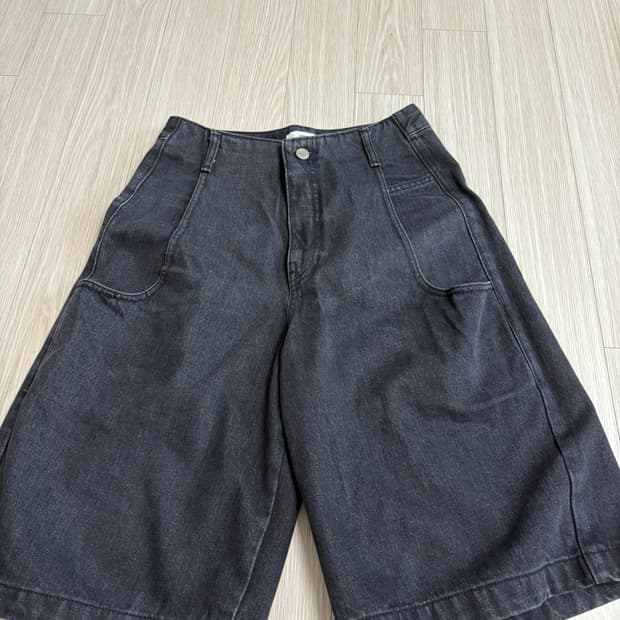 아모멘토 데님 쇼츠