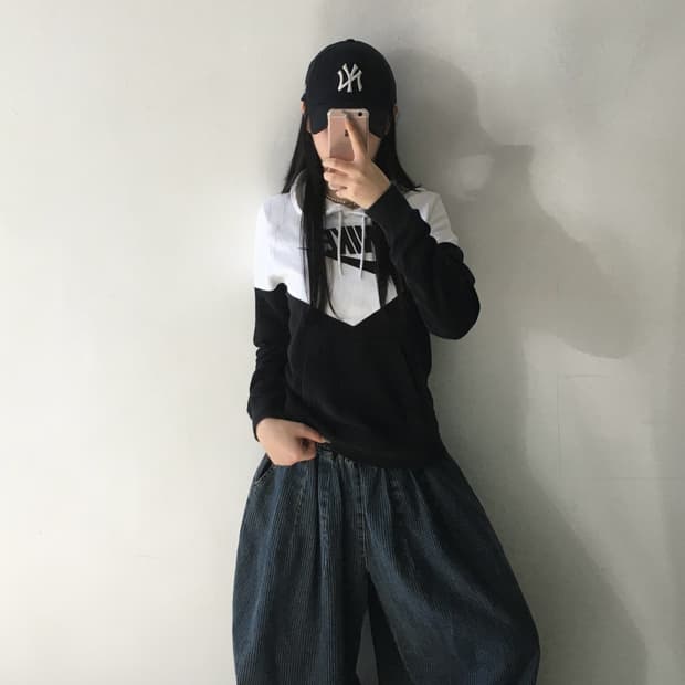 나이키 빅로고 배색 후드티