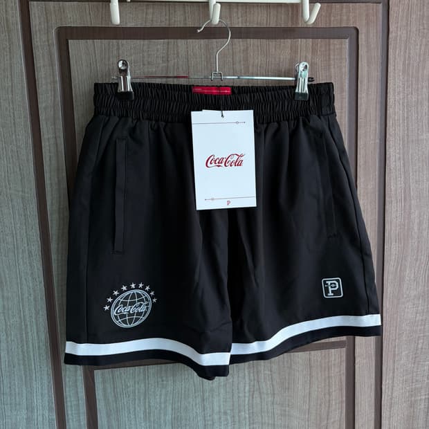 새상품(M)오버더피치x코카콜라 쇼츠 반바지 블랙