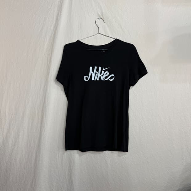 NIKE 나이키 레터링 반팔티