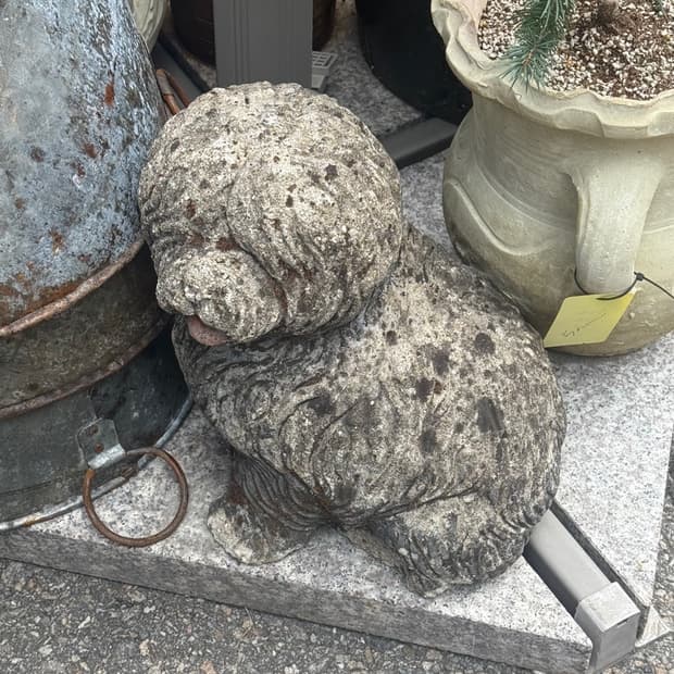 강아지 석상