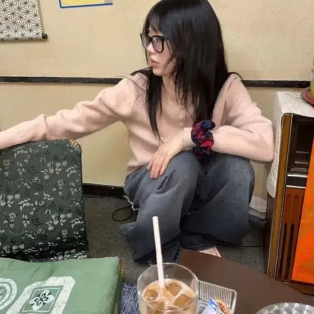 김아홉 피치 버튼 하이넥 가디건 