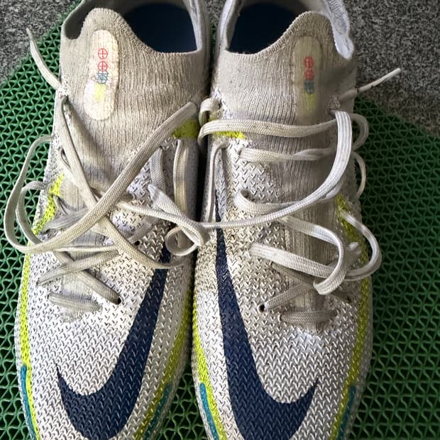 나이키 축구화 250 사이즈