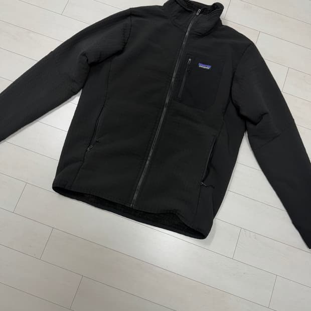파타고니아 R2  자켓 블랙 L 사이즈  상태 9.8/10  R1 보다 