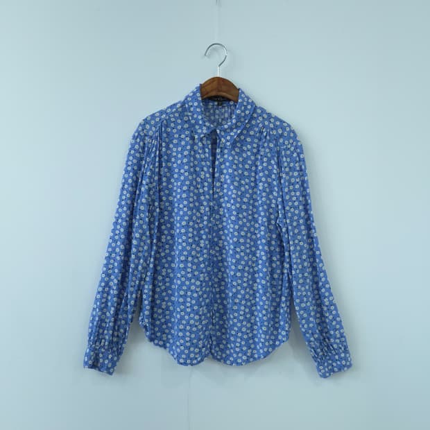 Velvet Heart 블루 플라워 패턴 블라우스