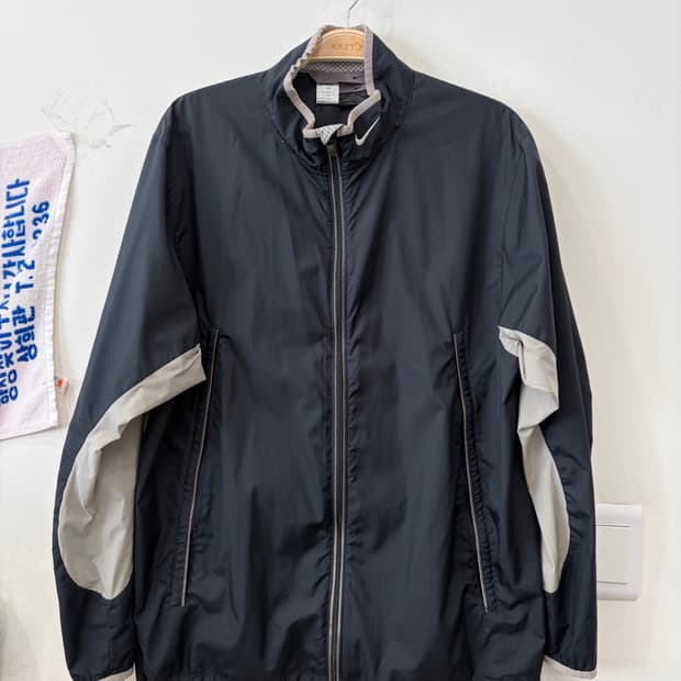 70. 나이키 바람막이