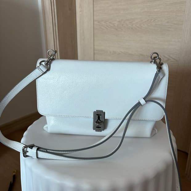 분크 바게트백 미듐 화이트