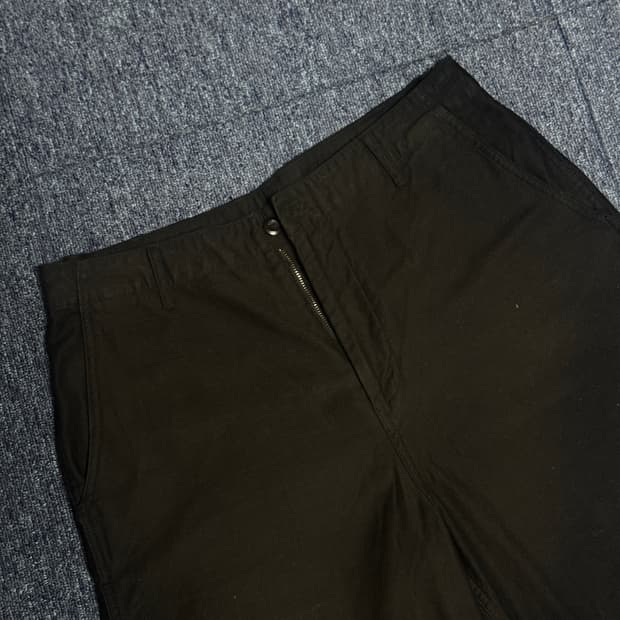 [34] 무신사스탠다드 백 사틴 버뮤다 팬츠 블랙, 베이지
