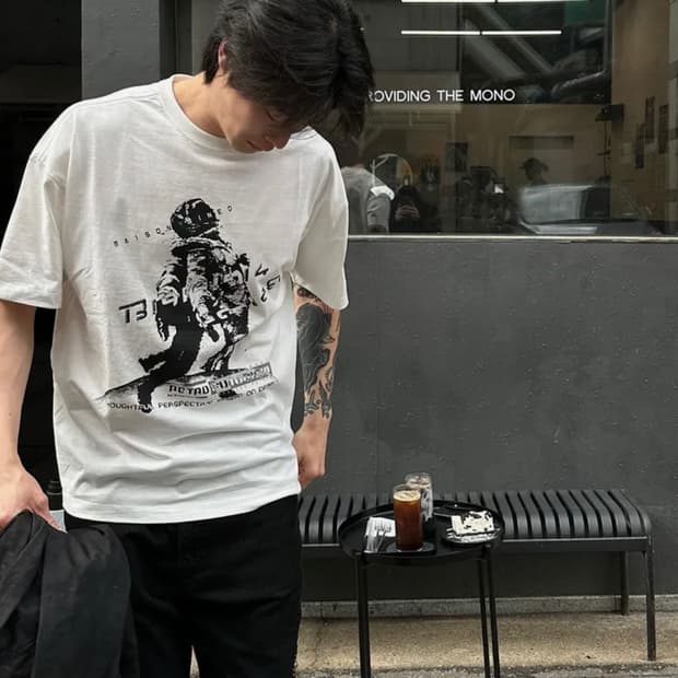 ASTRONAUT HALF T WHITE