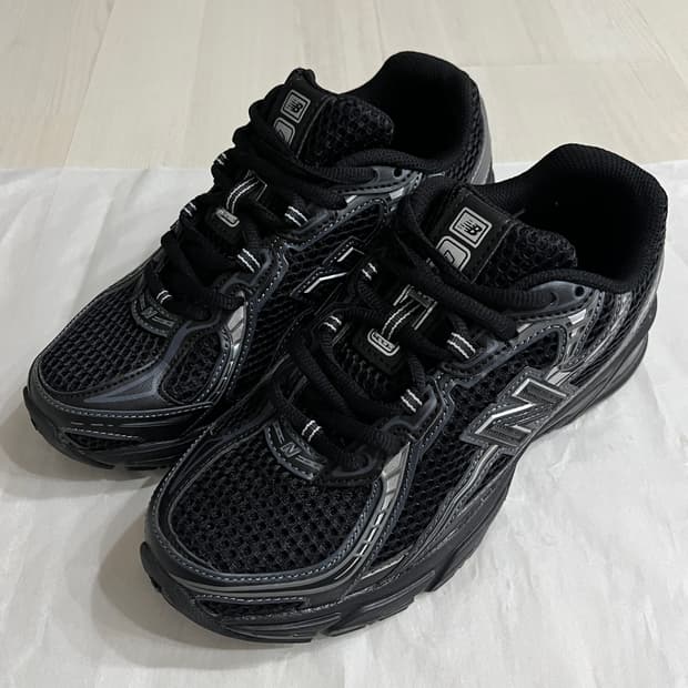 245) 뉴발란스 740 판매.