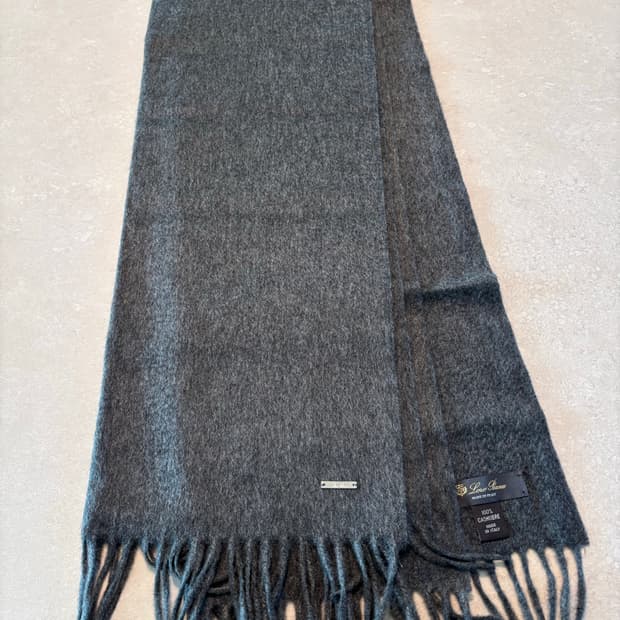 [판매] 로로피아나 우니따 캐시미어 머플러 (차콜 그레이)