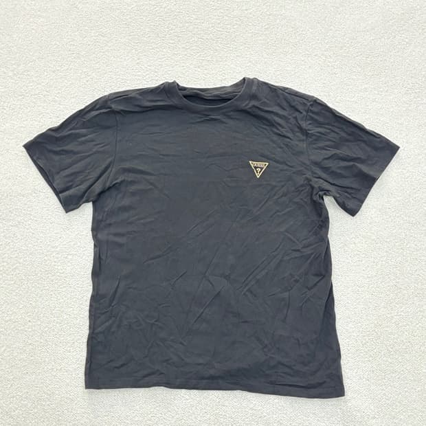 L 게스 미니 삼각 로고 반팔 티셔츠 0313E