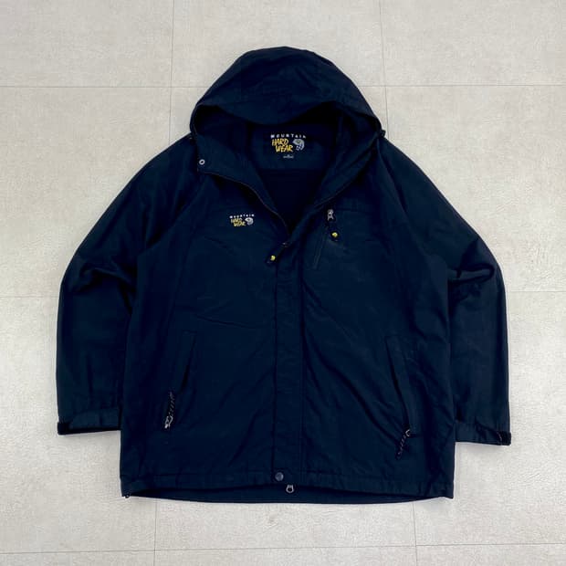 마운틴하드웨어 자수 스몰 로고 블랙 바람막이 자켓 (105)  ﻿