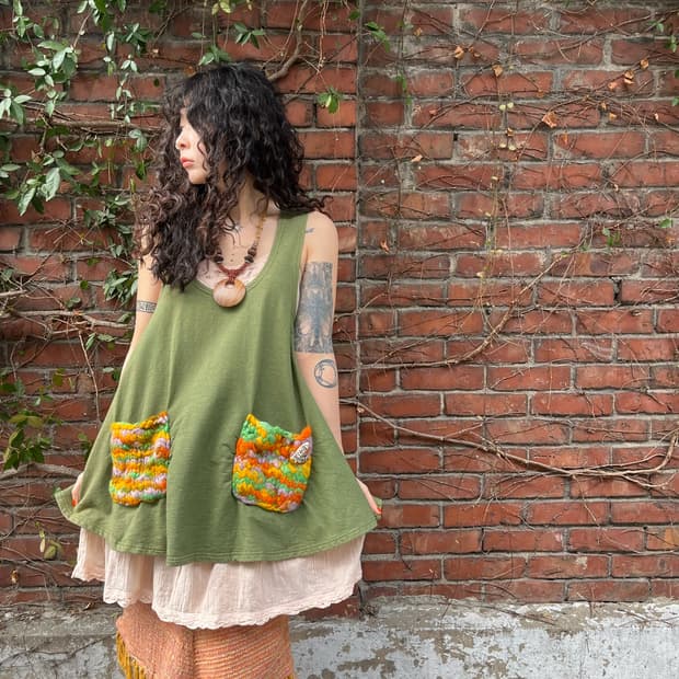 완두콩 그린 히피 뜨개질 주머니 미디 원피스