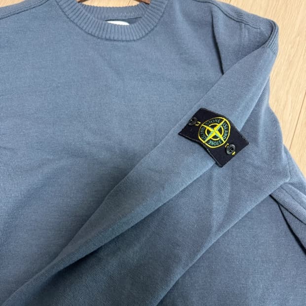 스톤아일랜드 스틸블루 니트 L사이즈