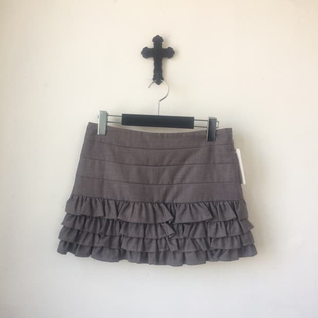 Frill point mini skirt