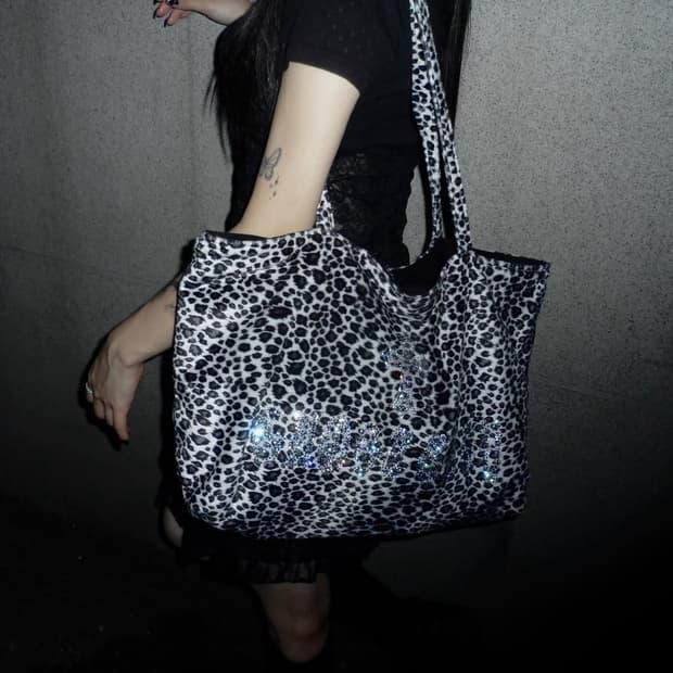 유령도시 레오파드 숄더백 블랙