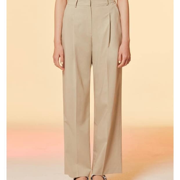 구호플러스 세미 와이드 팬츠 베이지 SS시즌