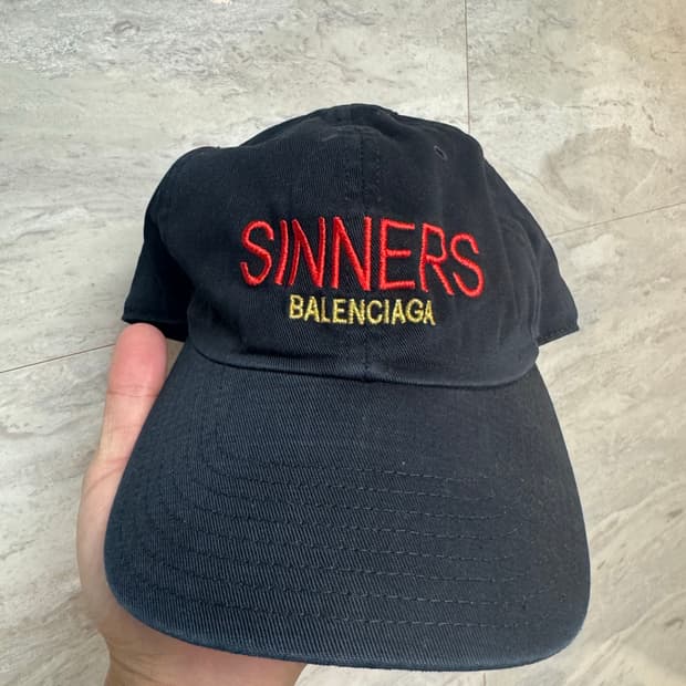 발렌시아가 sinners 볼캡