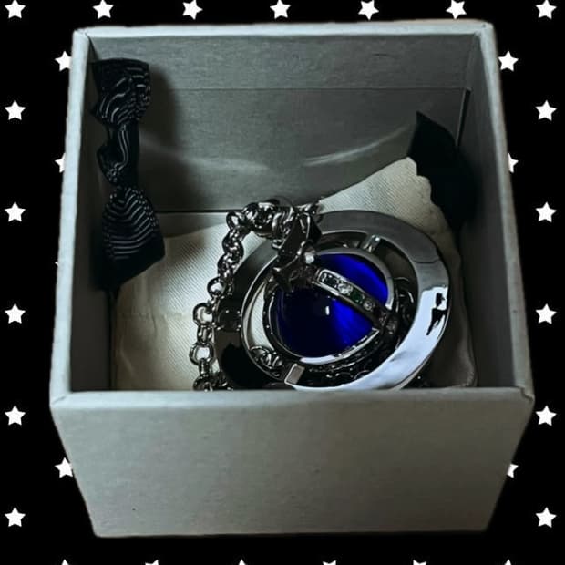 비비안웨스트우드 빅 ORB 펜던트 목걸이 블루