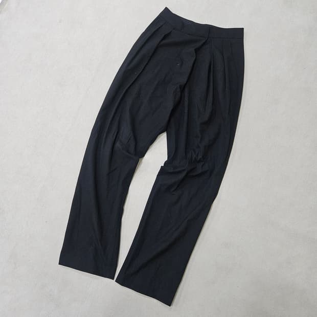 25 무신사스탠다드 여성 핀턱 슬랙스 0401Y