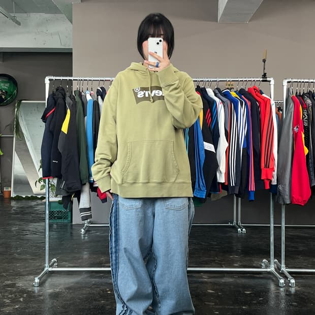 LEVI'S 로고 프린팅 후드 티셔츠