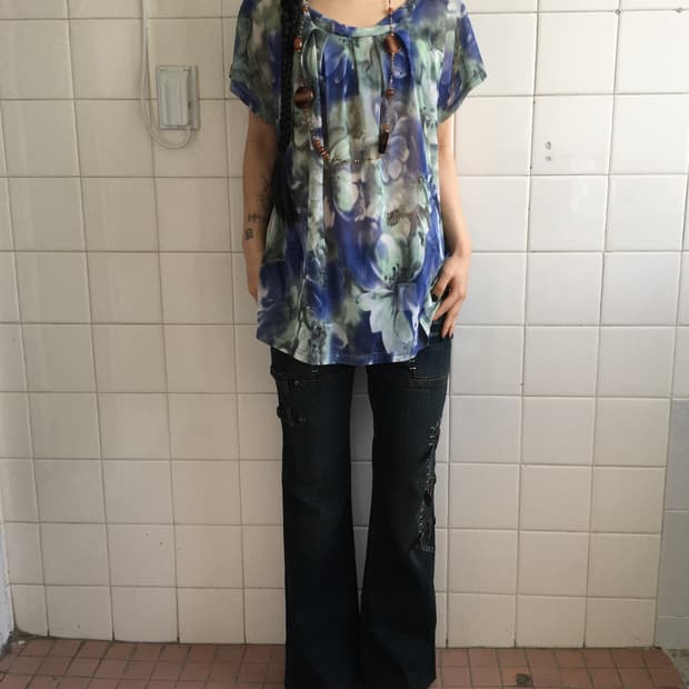 flower pattern mesh top