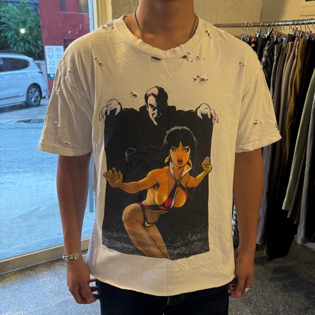 Supreme × Elvira Vampire Tee (CUSTOM)