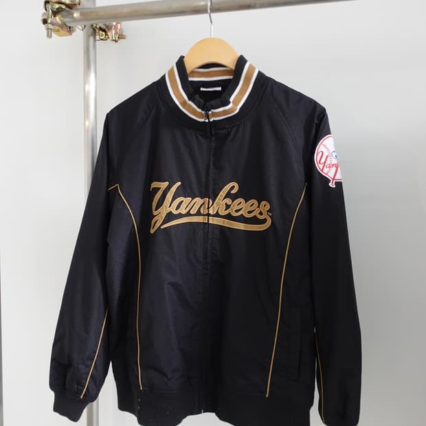 MLB yankees jumper