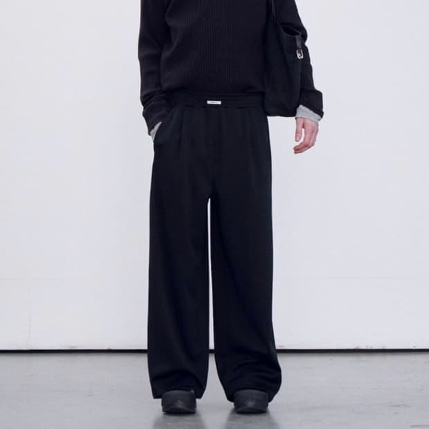 1회착용 블랙 M RECTO 24S/S 트리콧 더블와이드 팬츠  