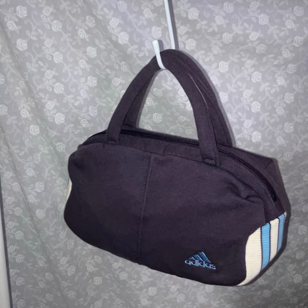 💌 Adidas Vintage bag.