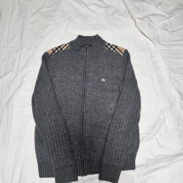 00s 버버리 노바체크 가디건 95