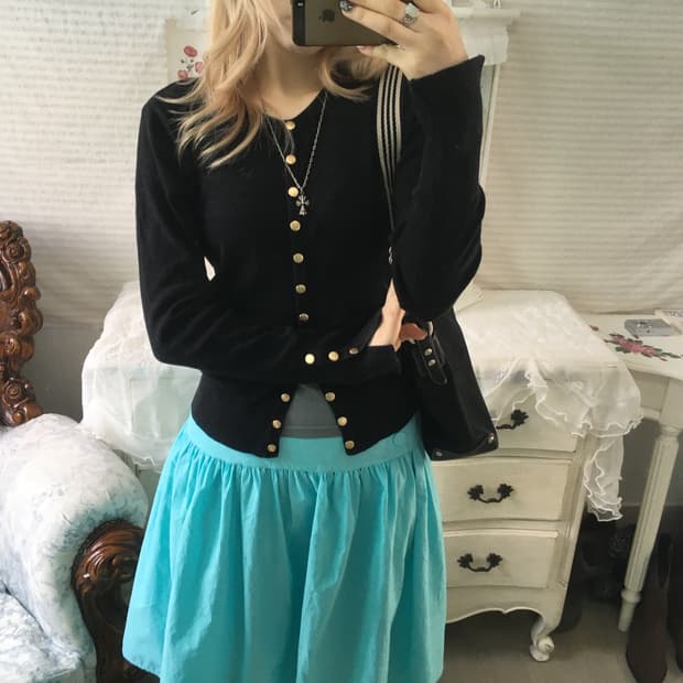 아네스베 블랙 버튼 가디건