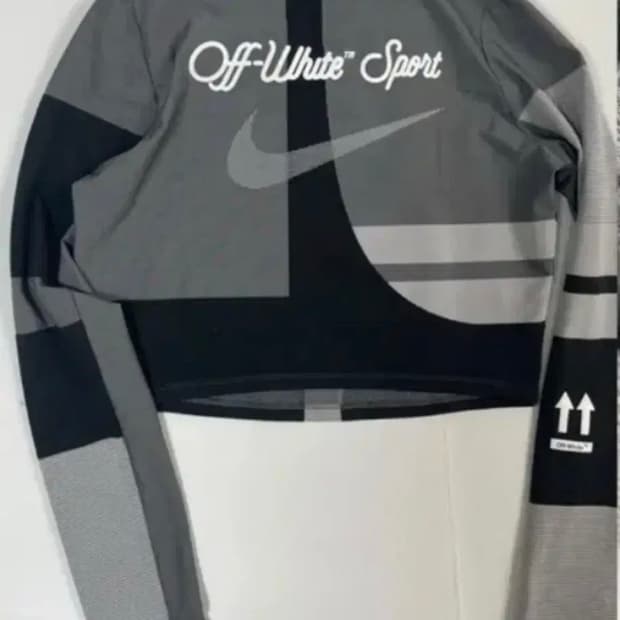 나이키 우먼 오프화이트 티셔츠 중고 nike off white