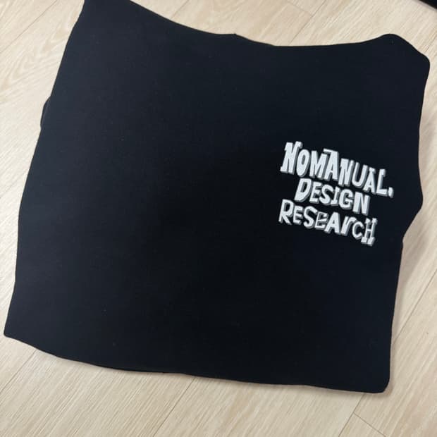 노메뉴얼 후드티