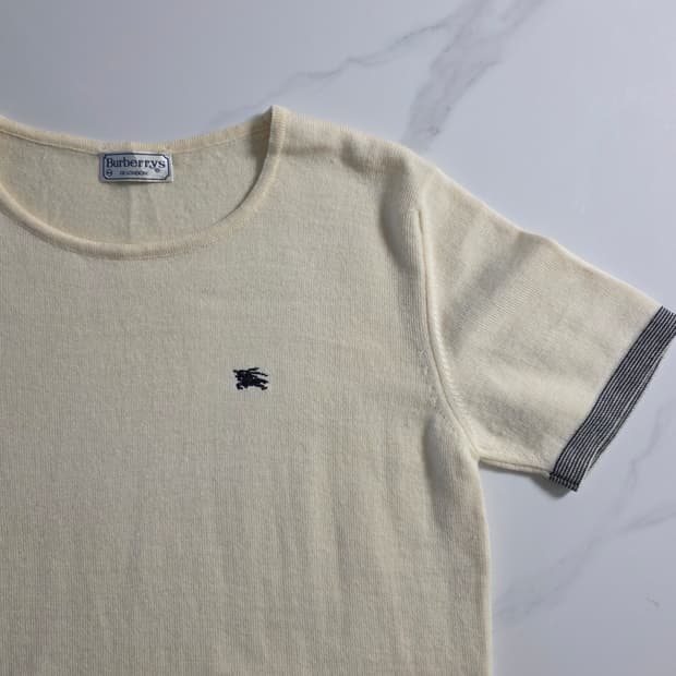 Burberrys / 아이보리 라운드 배색니트 (Black Stripe)