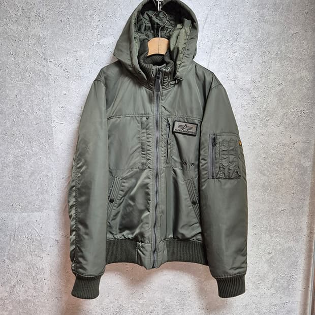 ALPHA INDUSTRIES 알파인더스트리 경량 자켓 봄버