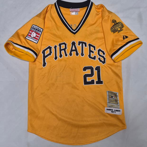 피츠버그 파이리츠 원정 로베르토 클레멘테 유니폼 팝니다