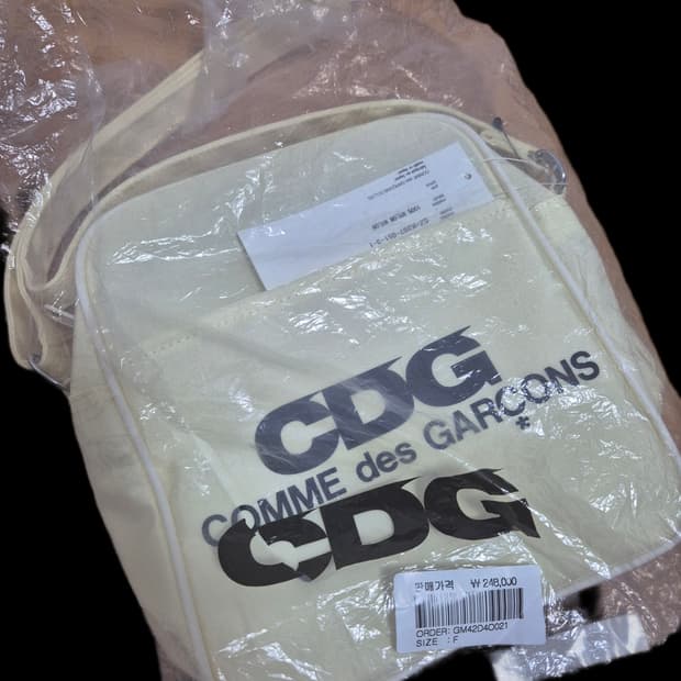 (새상품) 꼼데가르송 숄더백 스몰