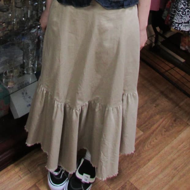 jpn vintage beige ruffle long skirt