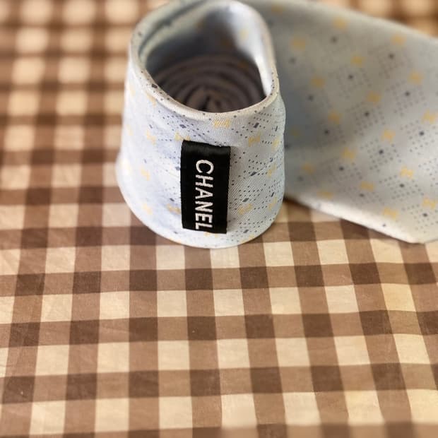 샤넬 실크 넥타이 하늘색 패턴