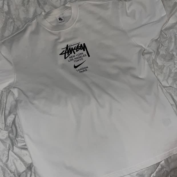 나이키 x 스투시 월드투어 티셔츠 화이트